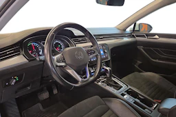 valkoinen Volkswagen Passat 2021 kuva 6.