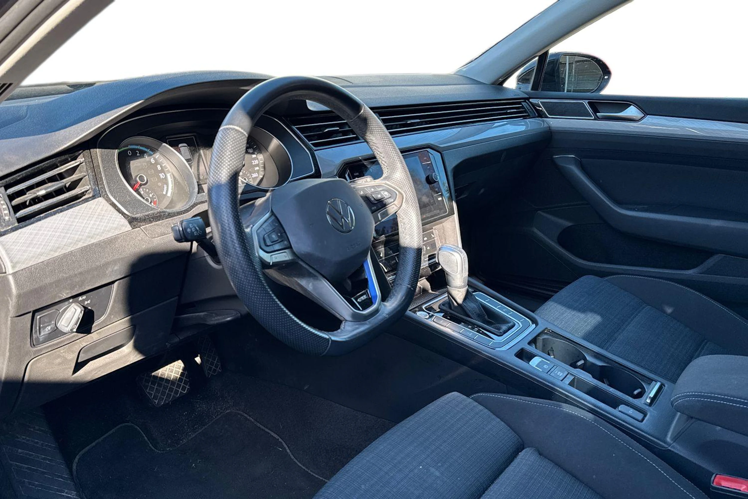 musta Volkswagen Passat 2021 kuva 3.