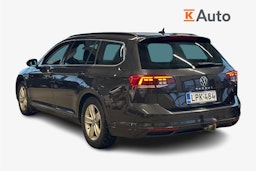 harmaa Volkswagen Passat 2021 kuva 2.