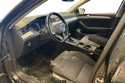 harmaa Volkswagen Passat 2021 kuva 3.