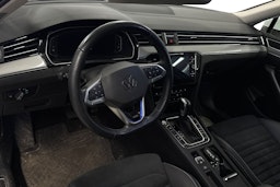 Valkoinen Volkswagen PASSAT 2021 kuva 3.