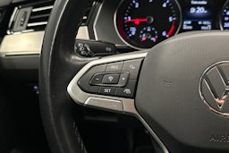 harmaa Volkswagen Passat 2021 kuva 19.