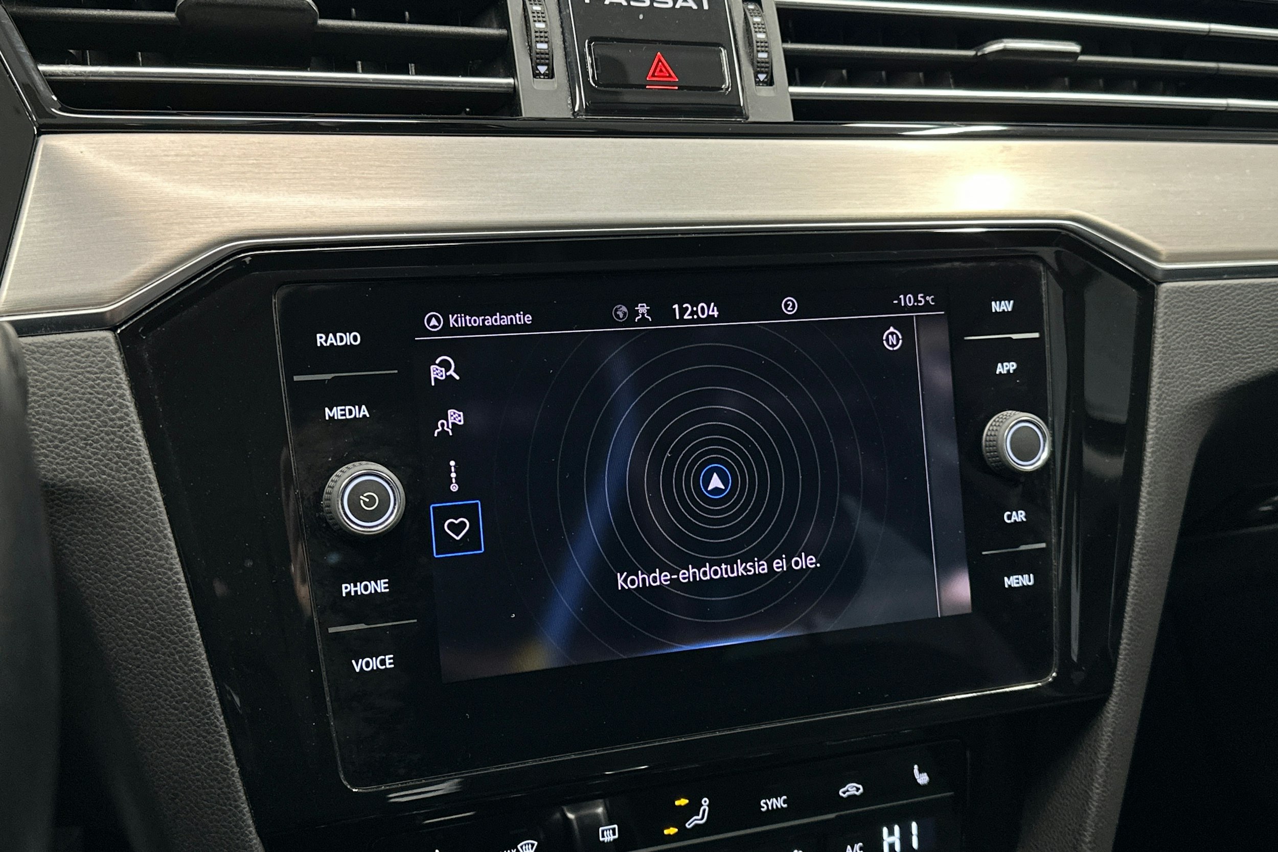 harmaa Volkswagen Passat 2021 kuva 24.