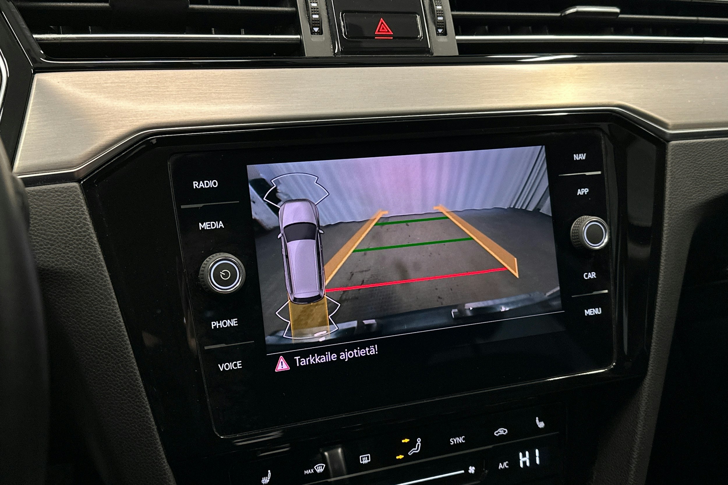 harmaa Volkswagen Passat 2021 kuva 26.