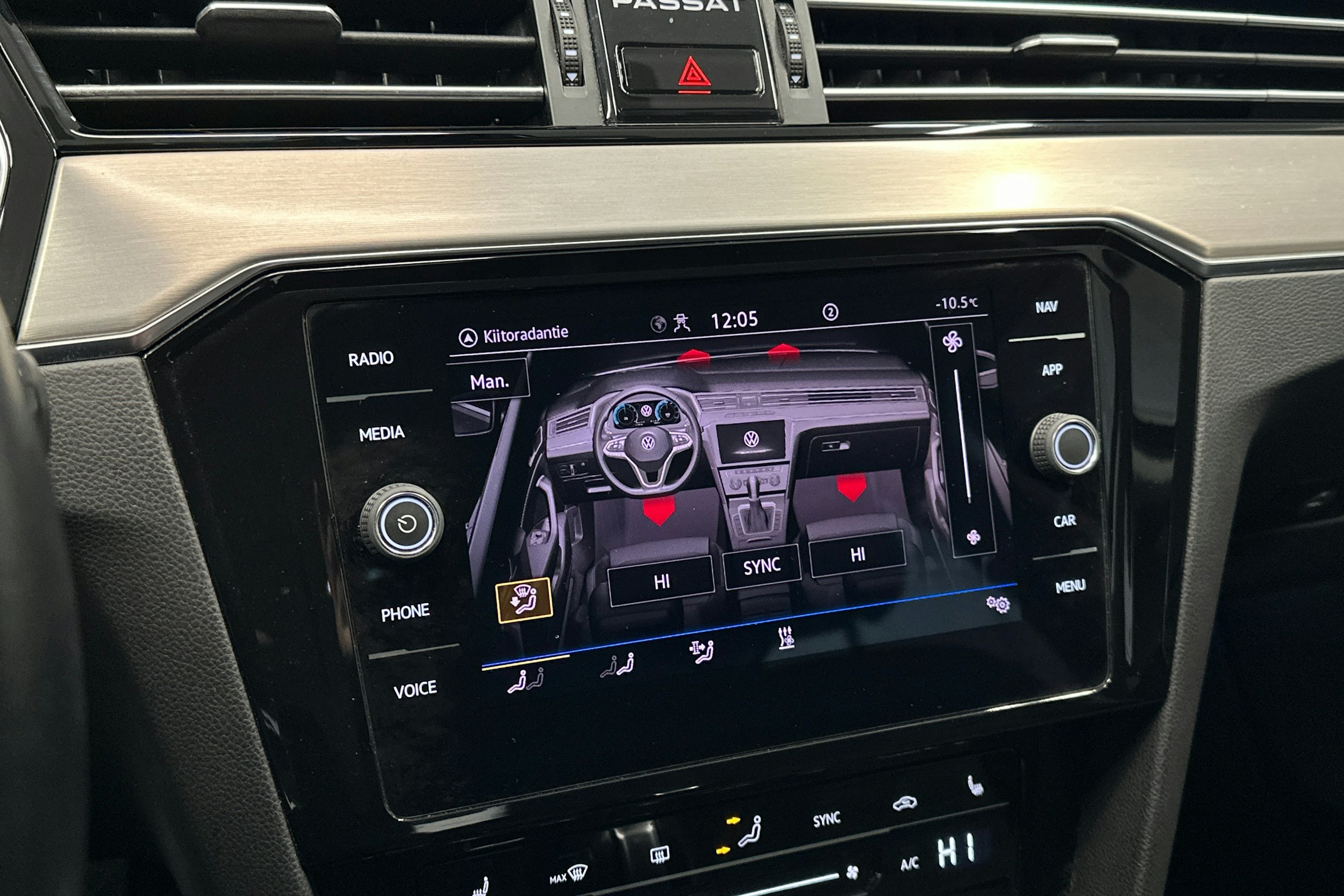 harmaa Volkswagen Passat 2021 kuva 27.