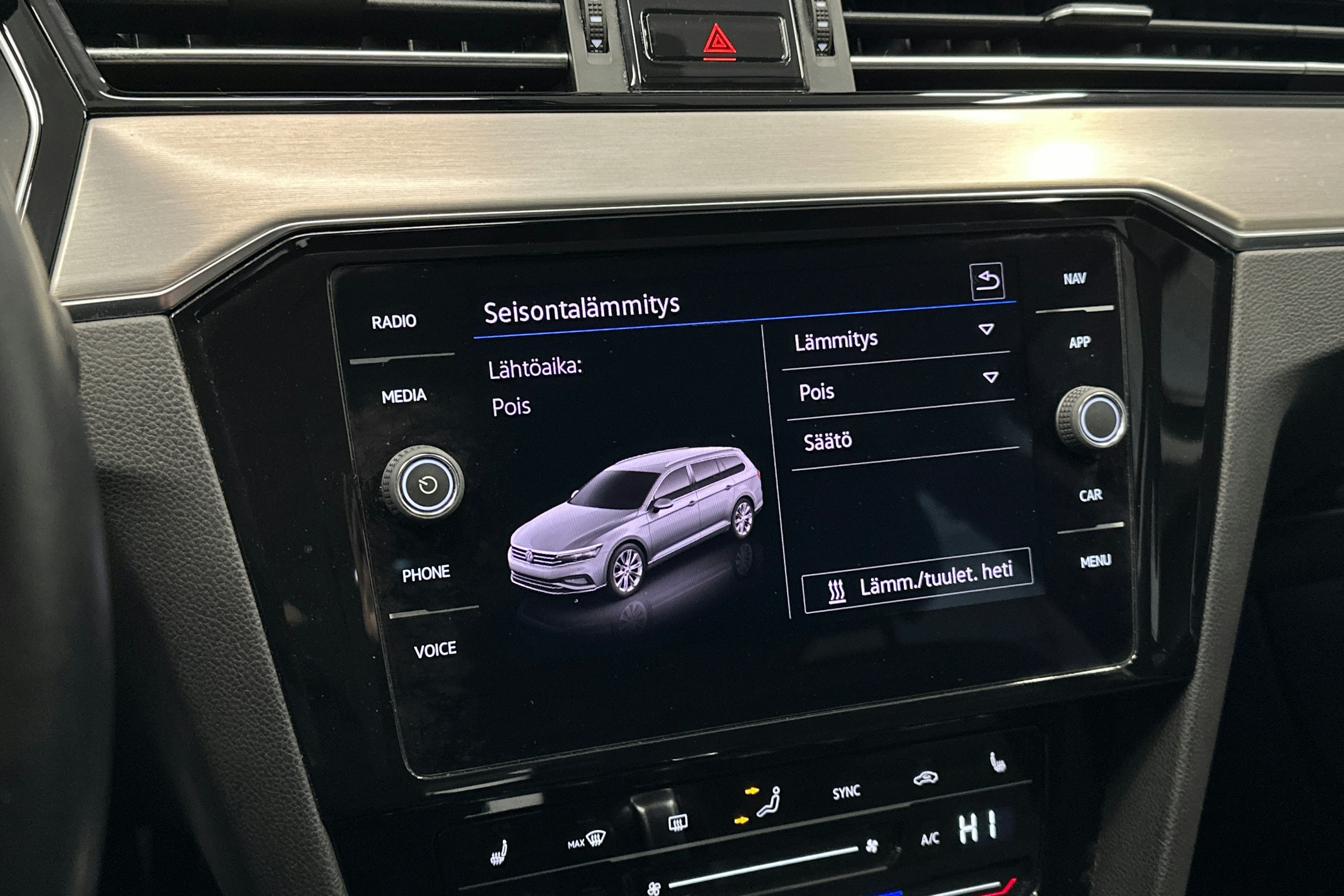 harmaa Volkswagen Passat 2021 kuva 28.