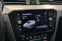 harmaa Volkswagen Passat 2021 kuva 28.