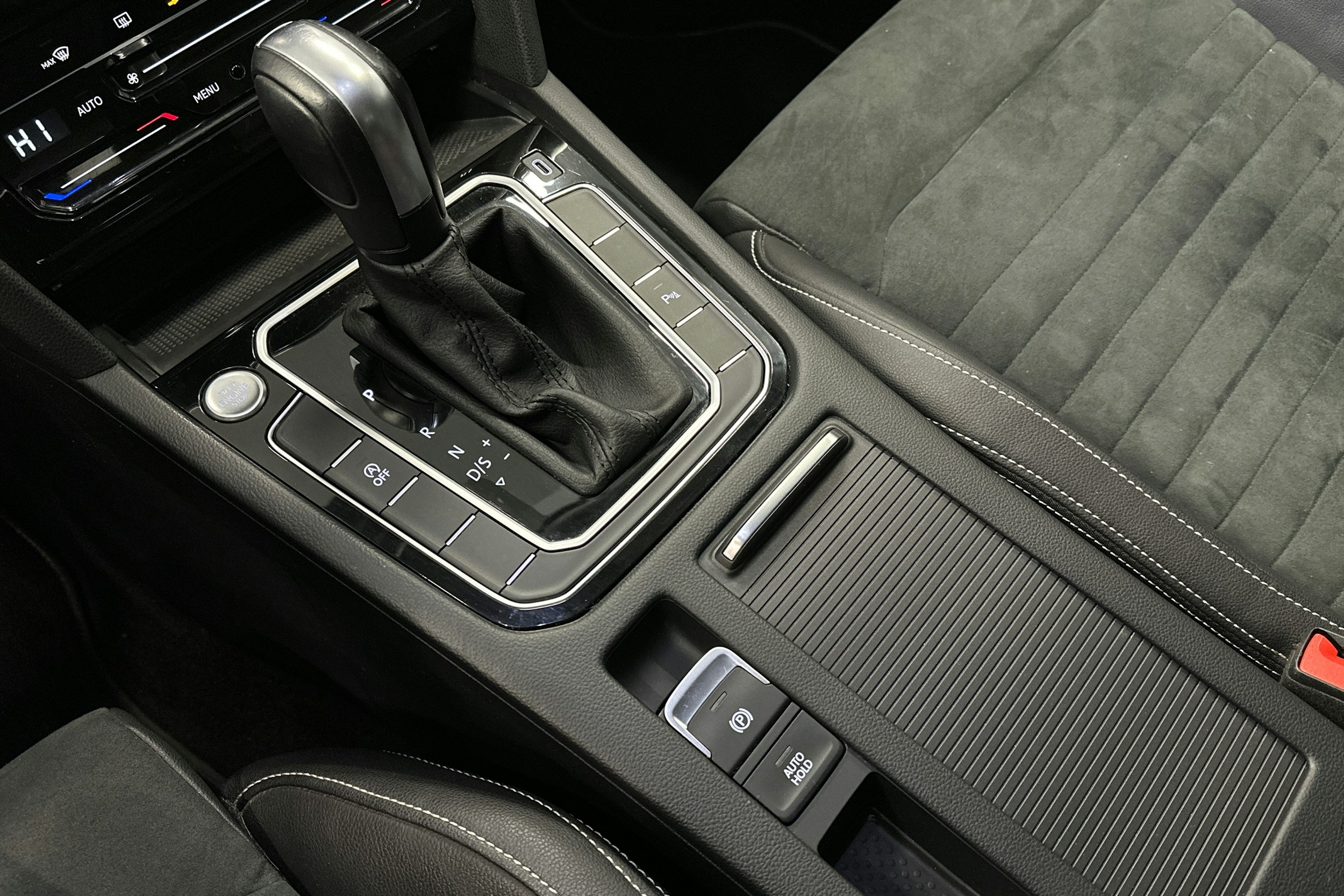 harmaa Volkswagen Passat 2021 kuva 31.