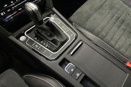 harmaa Volkswagen Passat 2021 kuva 31.