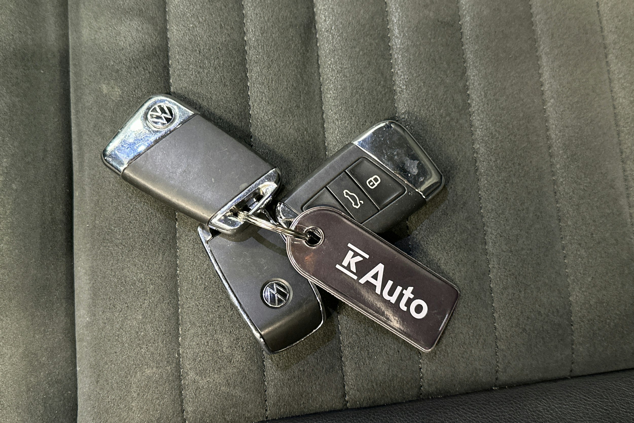 harmaa Volkswagen Passat 2021 kuva 32.