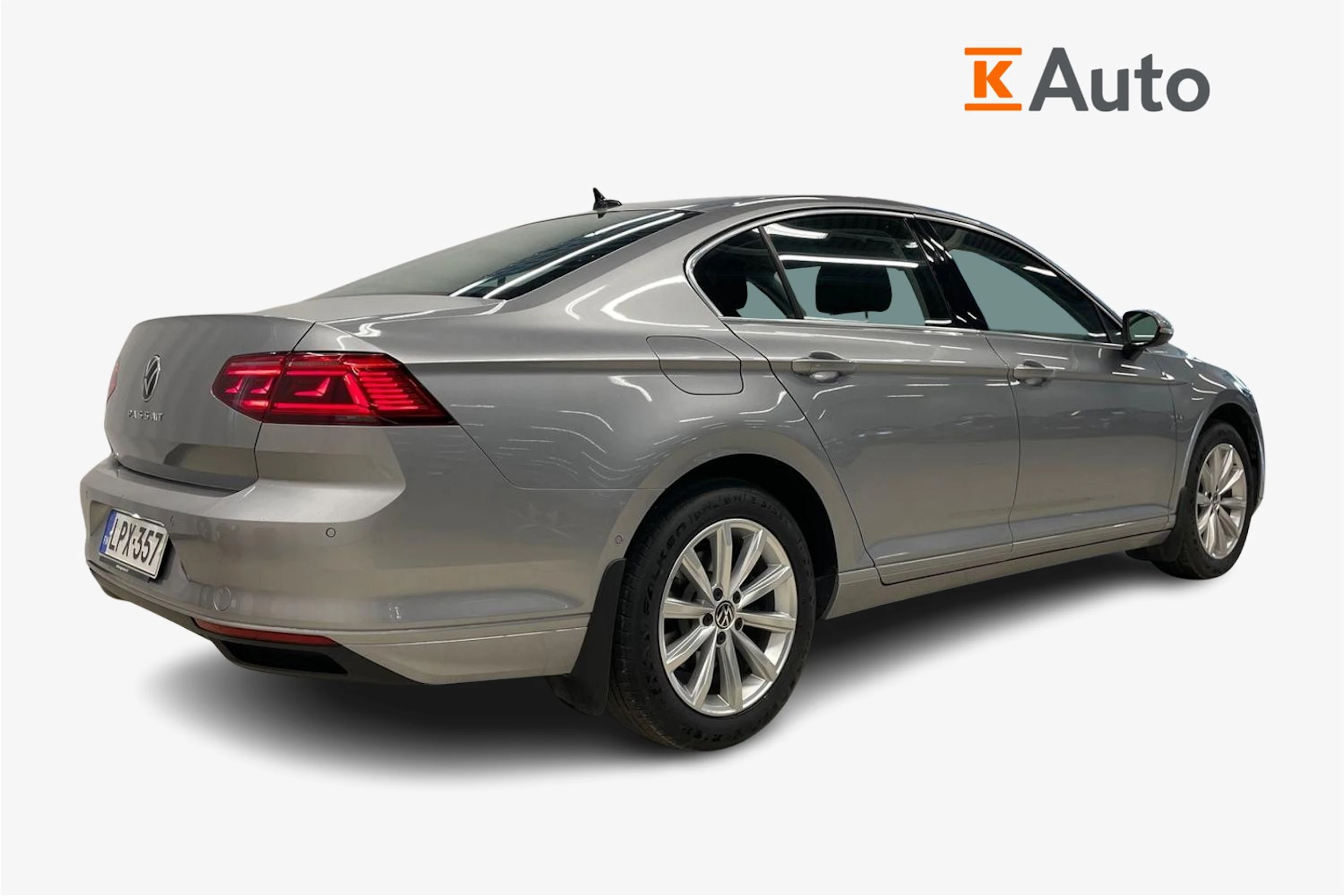 Sininen Volkswagen PASSAT 2021 kuva 3.