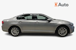 Sininen Volkswagen PASSAT 2021 kuva 7.