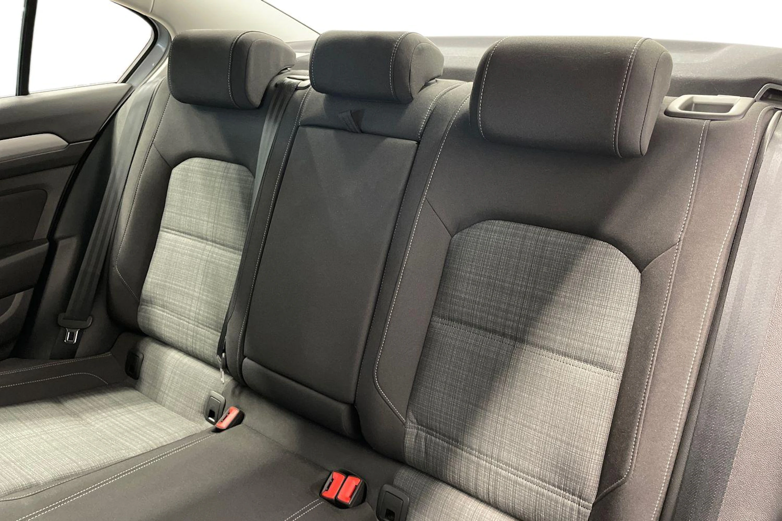 Sininen Volkswagen PASSAT 2021 kuva 11.
