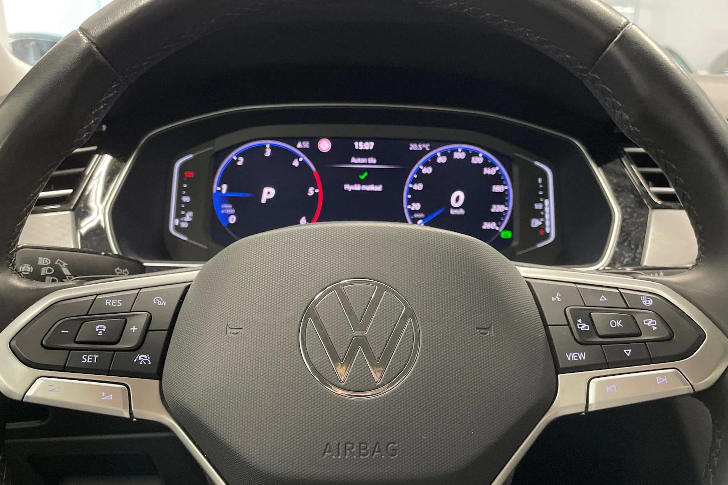 Sininen Volkswagen PASSAT 2021 kuva 16.