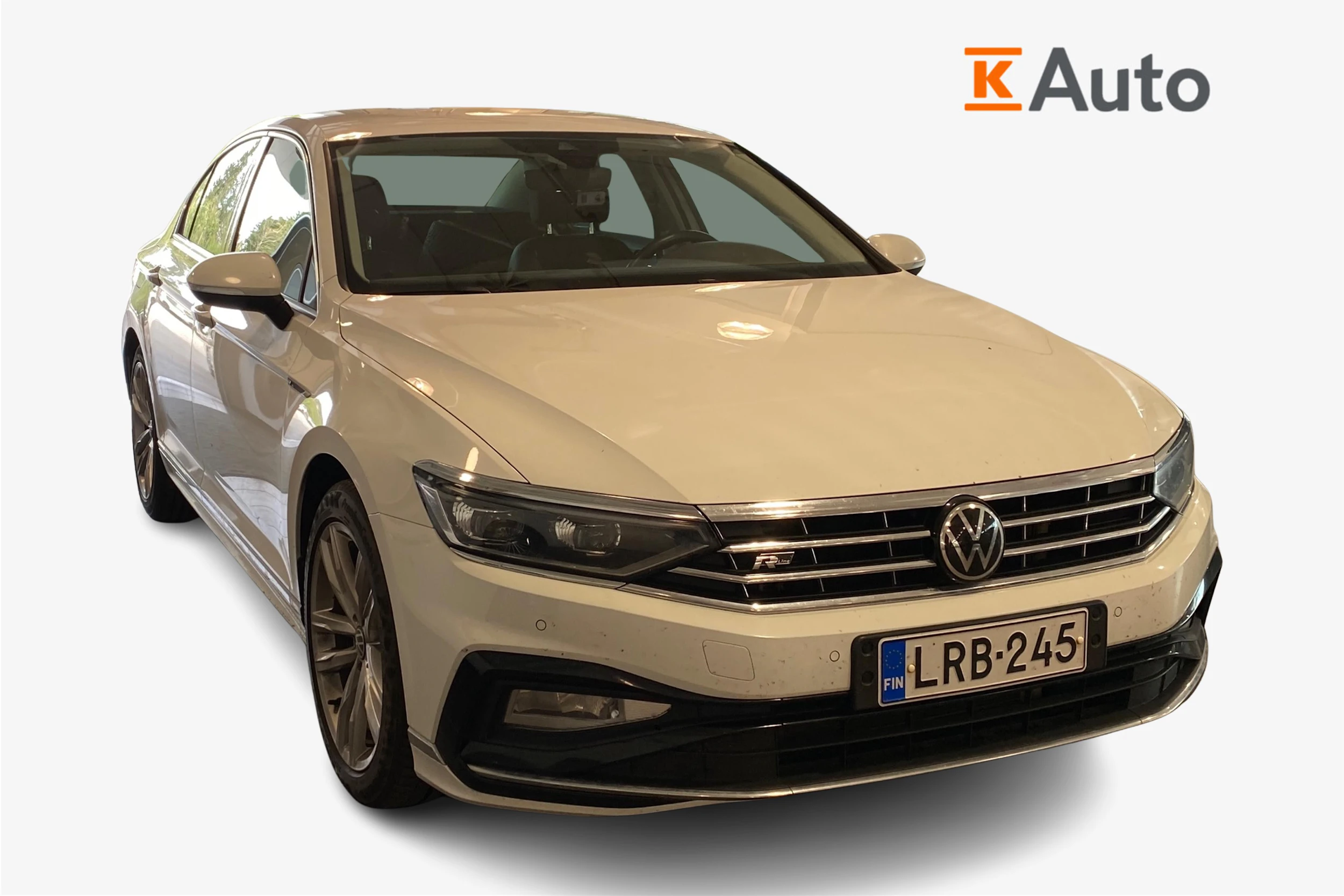 valkoinen Volkswagen Passat 2021 kuva 1.