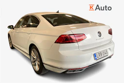 valkoinen Volkswagen Passat 2021 kuva 2.