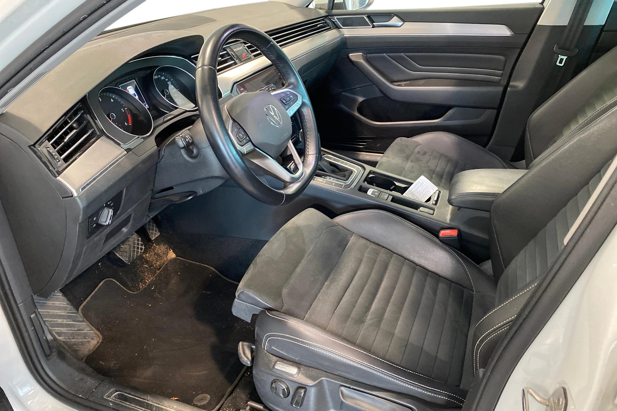valkoinen Volkswagen Passat 2021 kuva 3.