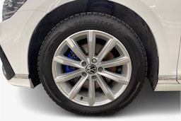 valkoinen Volkswagen Passat 2021 kuva 11.