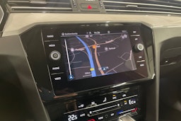 valkoinen Volkswagen Passat 2021 kuva 19.