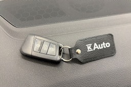 valkoinen Volkswagen Passat 2021 kuva 27.