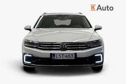 valkoinen Volkswagen Passat 2021 kuva 5.