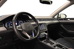 valkoinen Volkswagen Passat 2021 kuva 7.