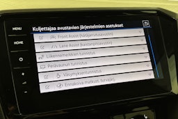 valkoinen Volkswagen Passat 2021 kuva 23.