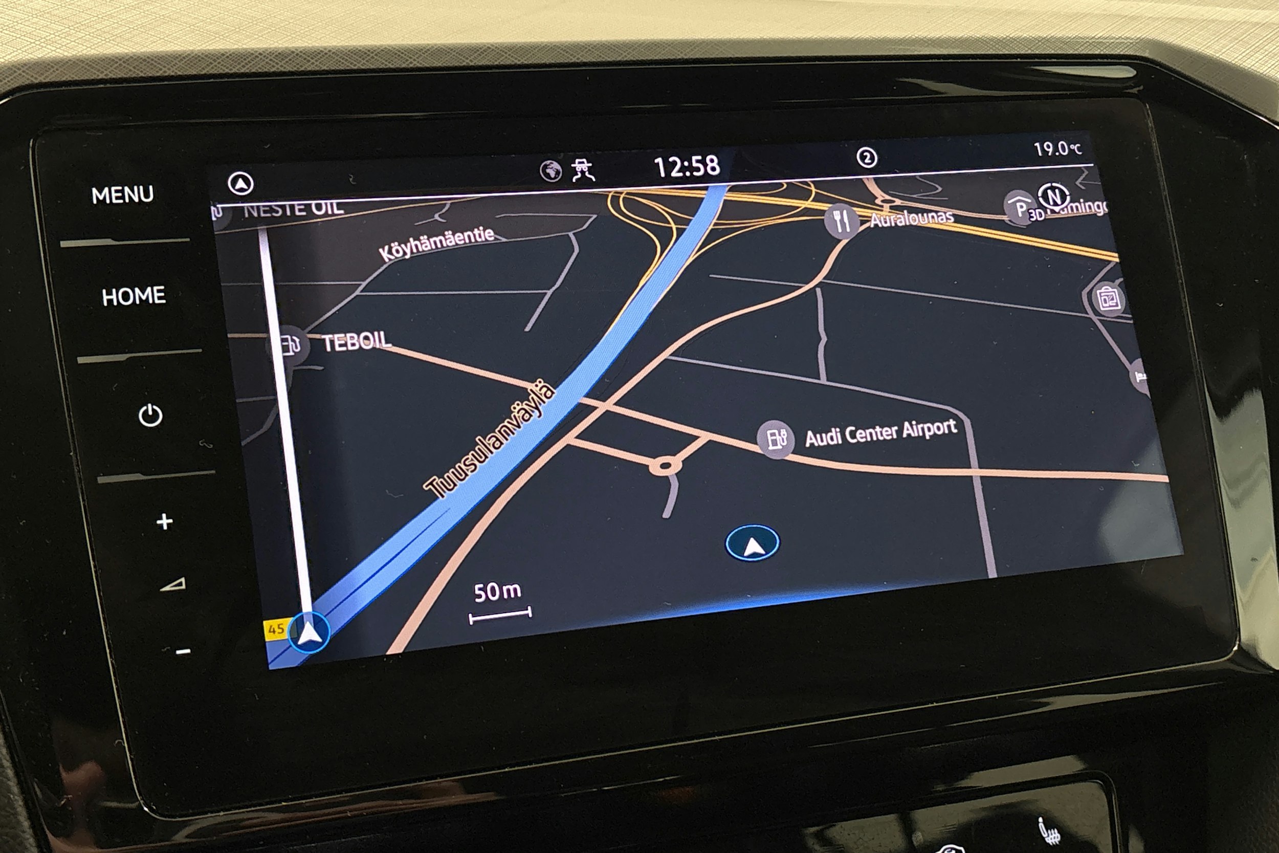 valkoinen Volkswagen Passat 2021 kuva 24.