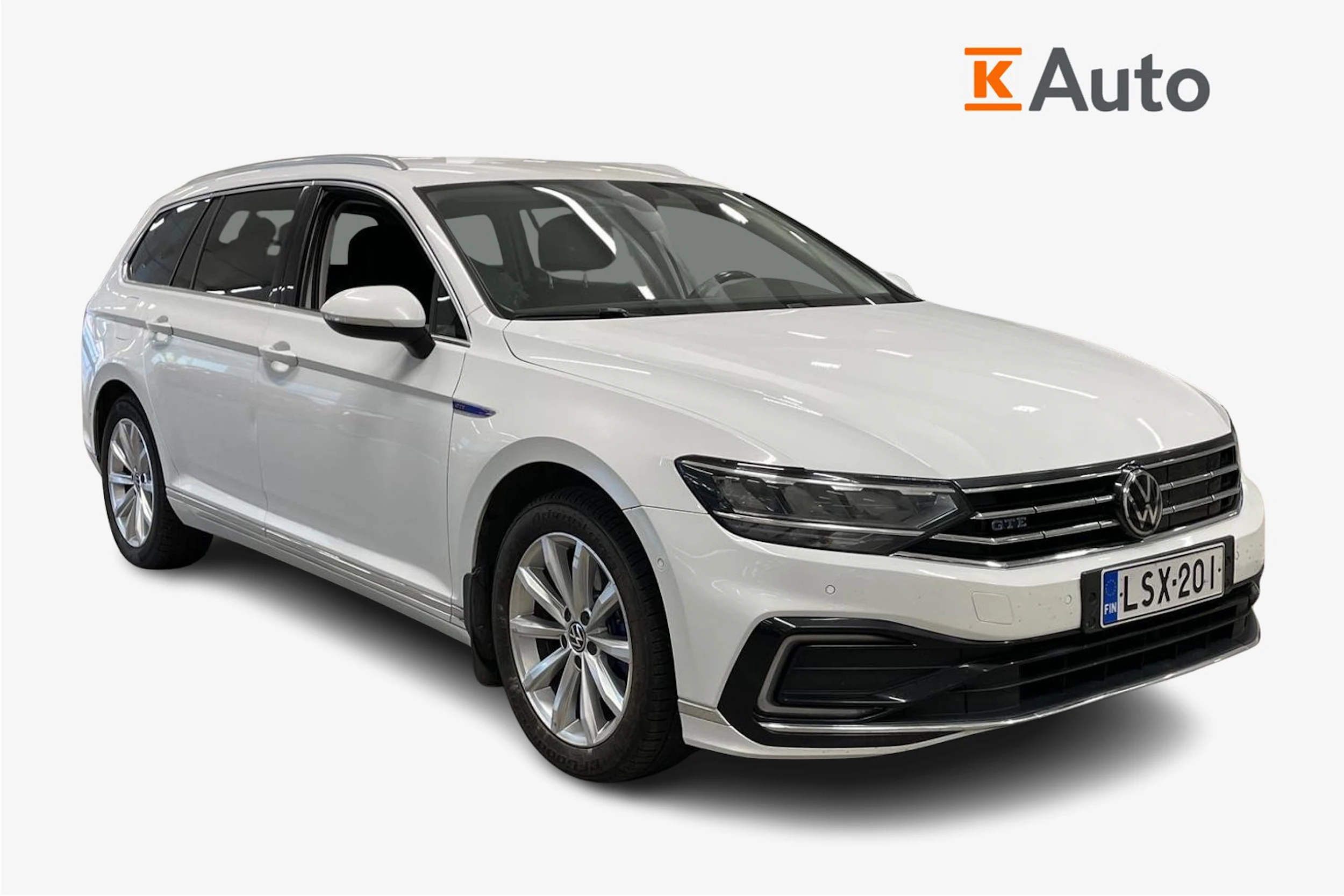 Valkoinen Volkswagen PASSAT 2021 kuva 1.