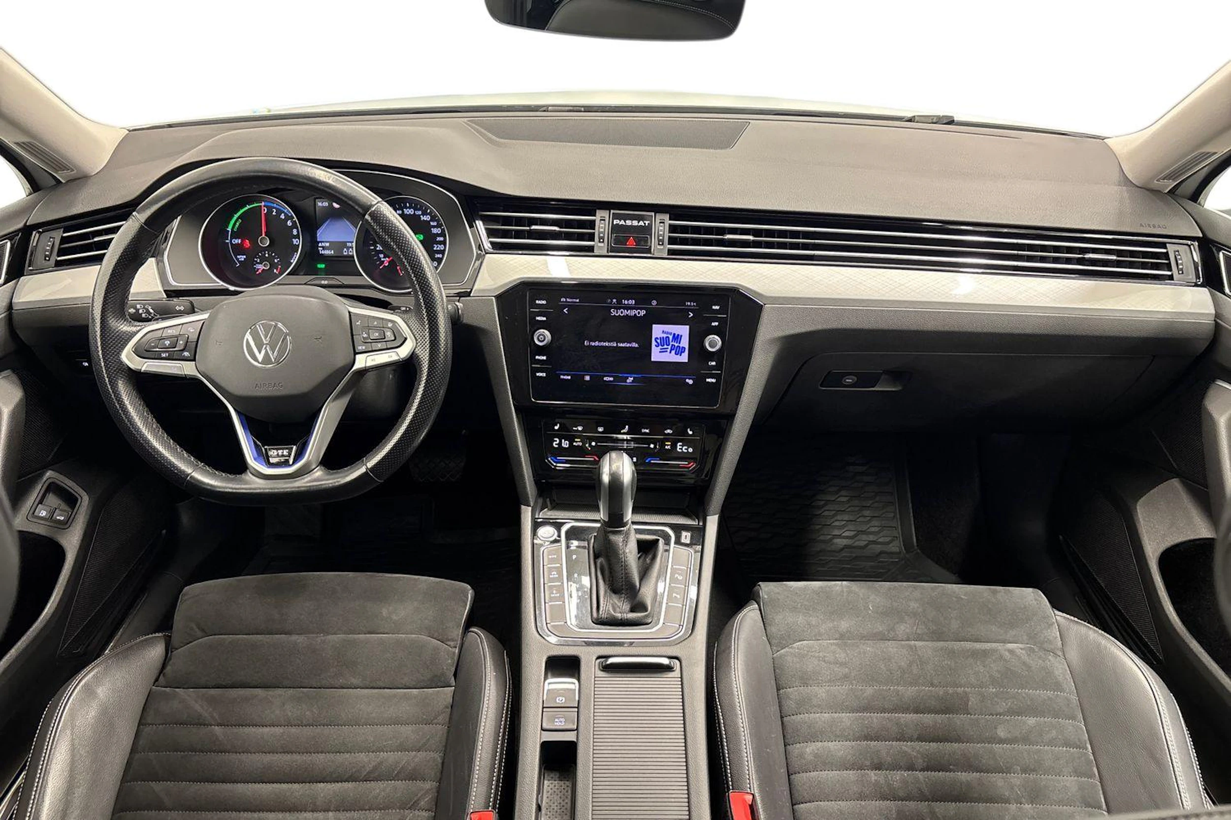 Valkoinen Volkswagen PASSAT 2021 kuva 7.