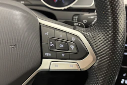 Valkoinen Volkswagen PASSAT 2021 kuva 15.