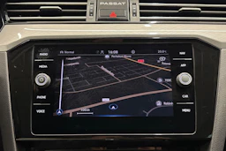 Valkoinen Volkswagen PASSAT 2021 kuva 19.