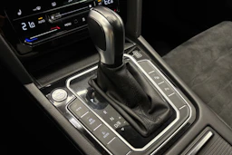 Valkoinen Volkswagen PASSAT 2021 kuva 22.
