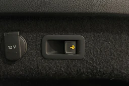 Valkoinen Volkswagen PASSAT 2021 kuva 24.