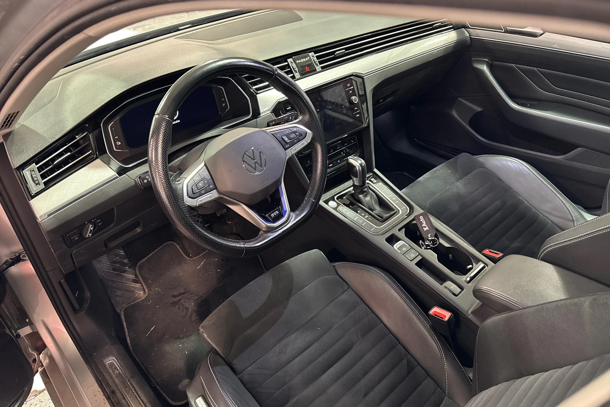 hopea Volkswagen Passat 2021 kuva 3.