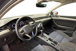 harmaa Volkswagen Passat 2021 kuva 3.
