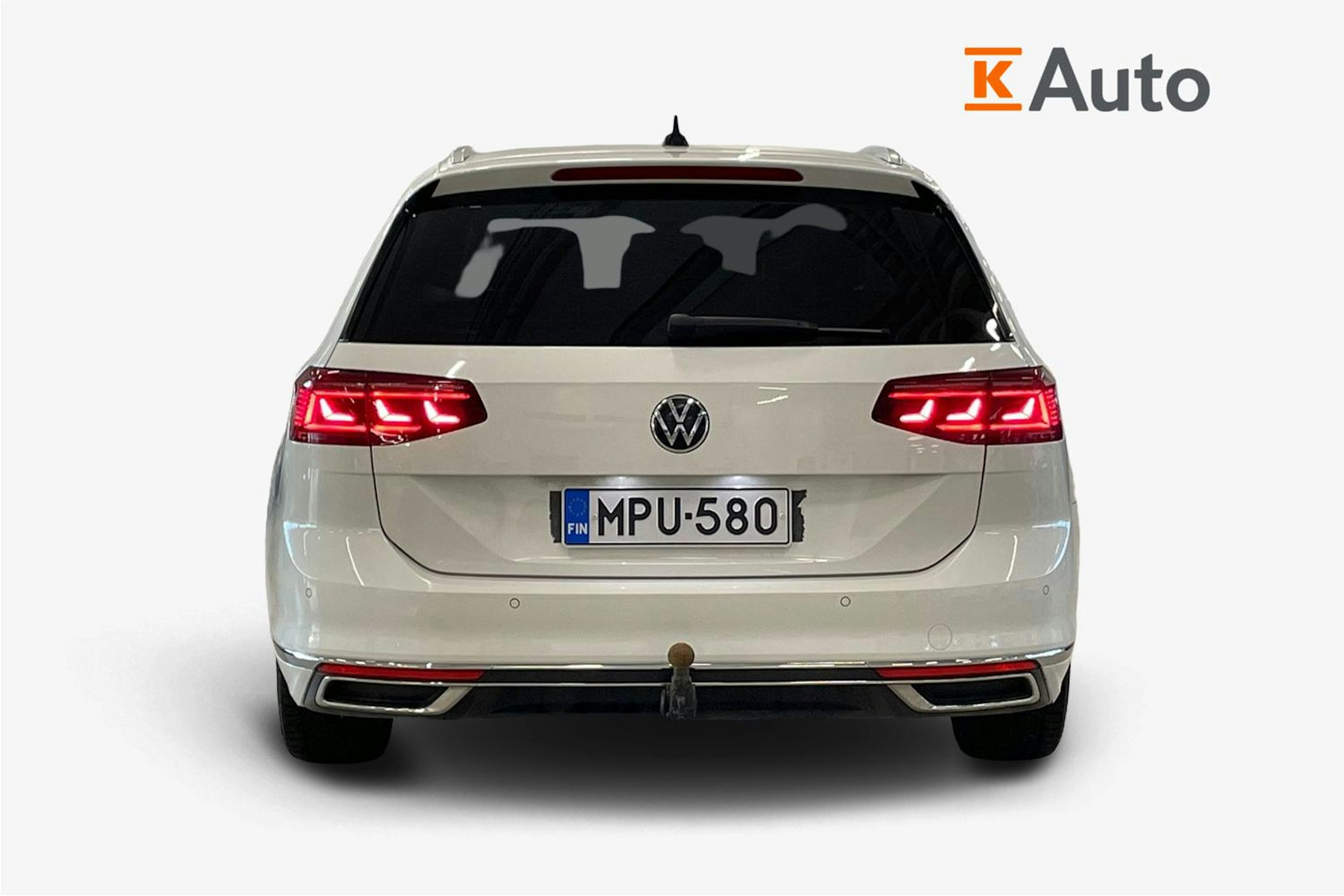 valkoinen Volkswagen Passat 2021 kuva 3.