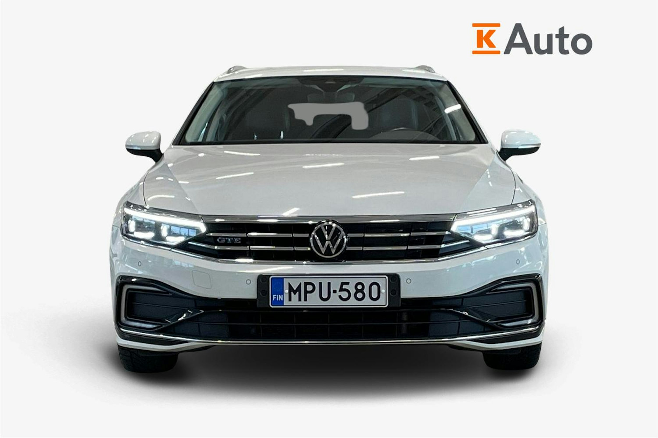 valkoinen Volkswagen Passat 2021 kuva 5.
