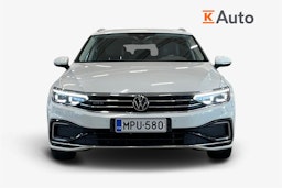 valkoinen Volkswagen Passat 2021 kuva 5.