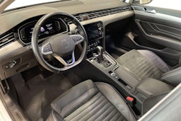 valkoinen Volkswagen Passat 2021 kuva 7.