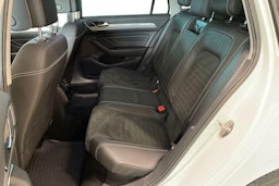 valkoinen Volkswagen Passat 2021 kuva 10.