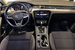 harmaa Volkswagen Passat 2021 kuva 7.