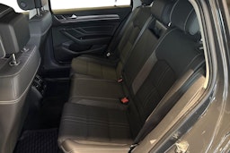 harmaa Volkswagen Passat 2021 kuva 8.