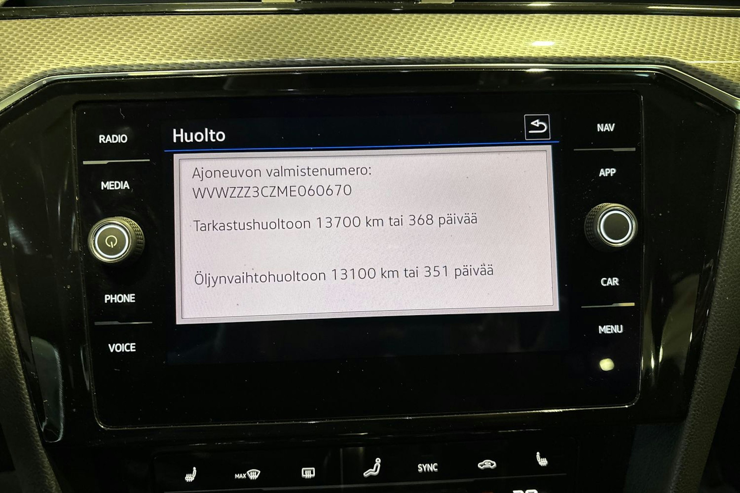 harmaa Volkswagen Passat 2021 kuva 14.