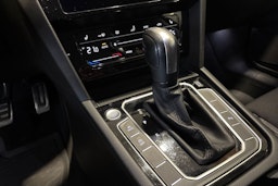 harmaa Volkswagen Passat 2021 kuva 17.