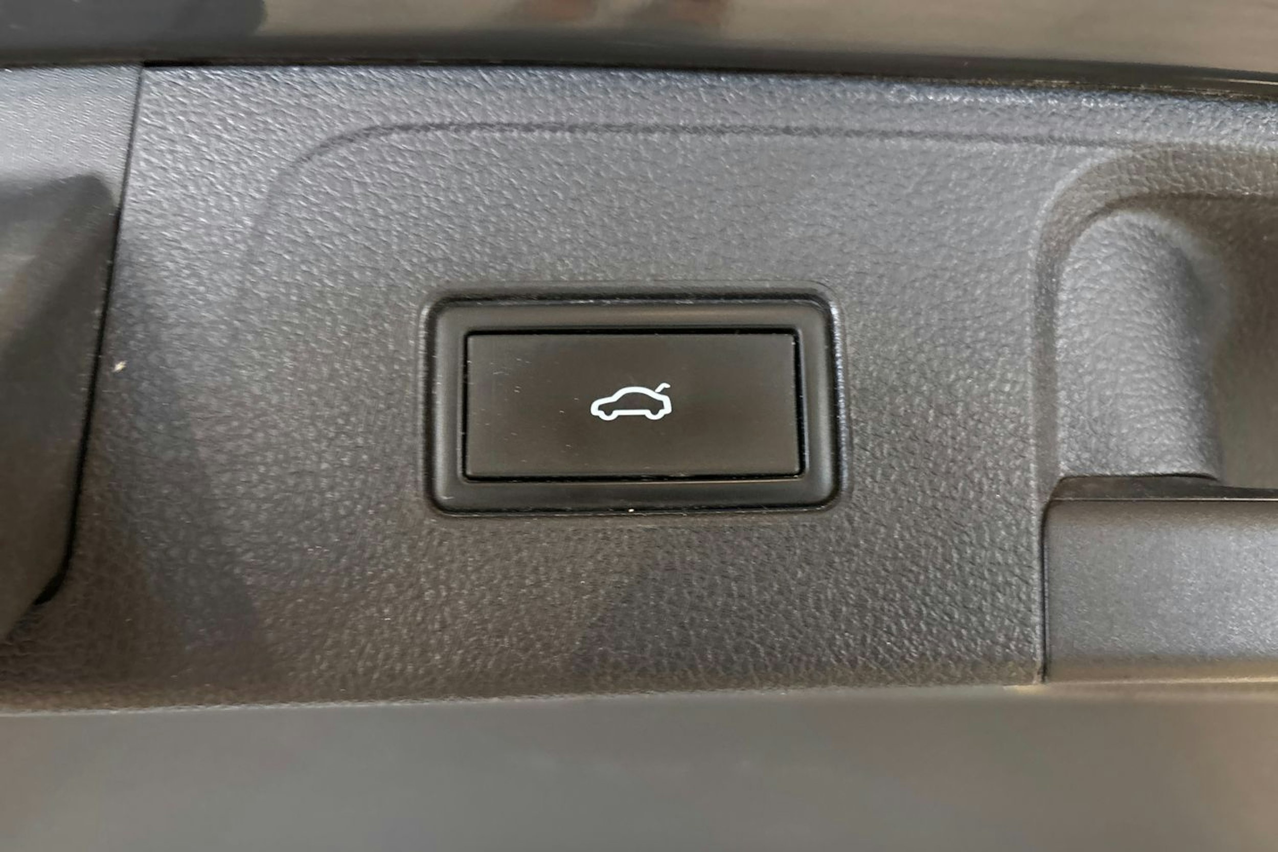 harmaa Volkswagen Passat 2021 kuva 18.