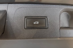 harmaa Volkswagen Passat 2021 kuva 18.