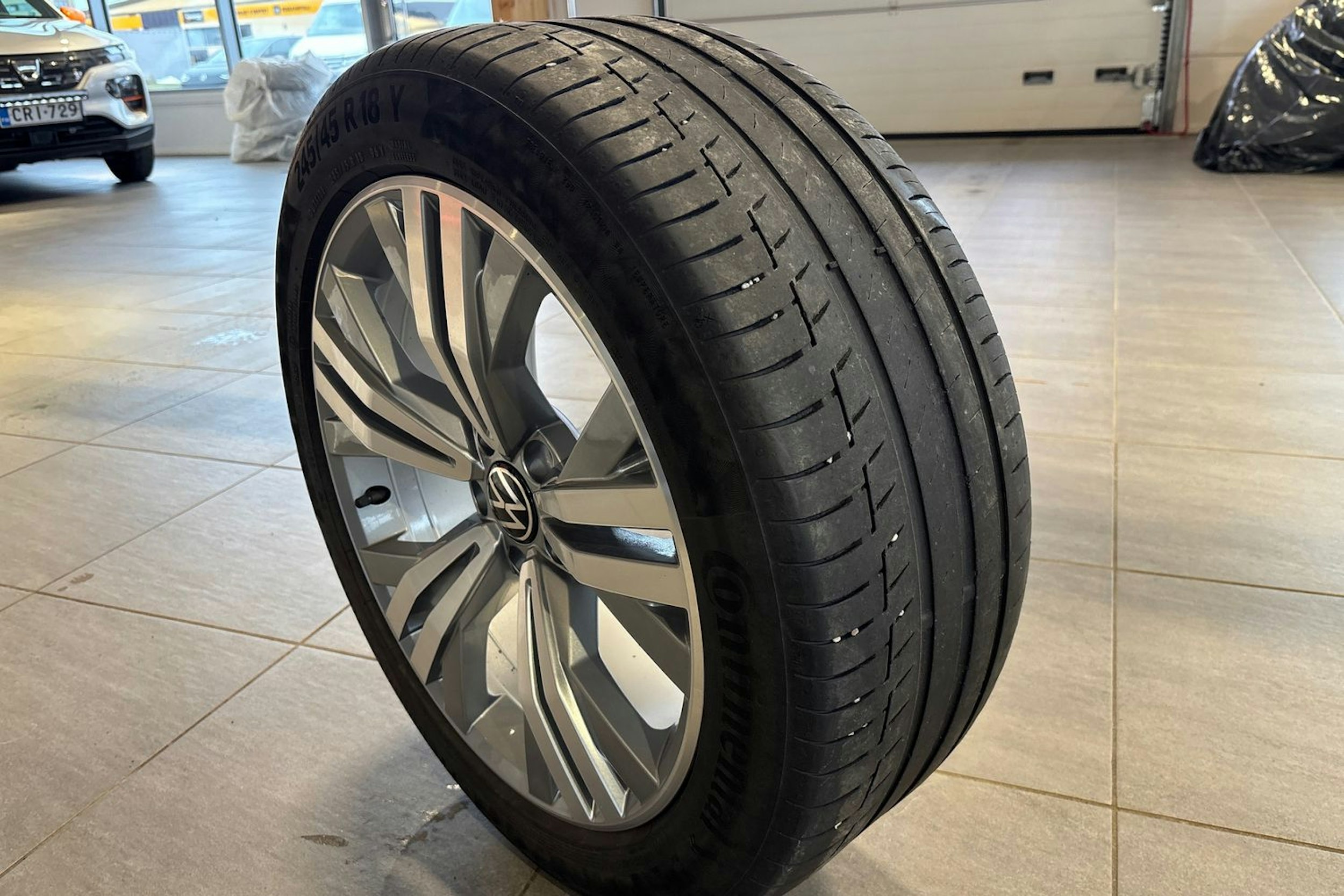 harmaa Volkswagen Passat 2021 kuva 19.