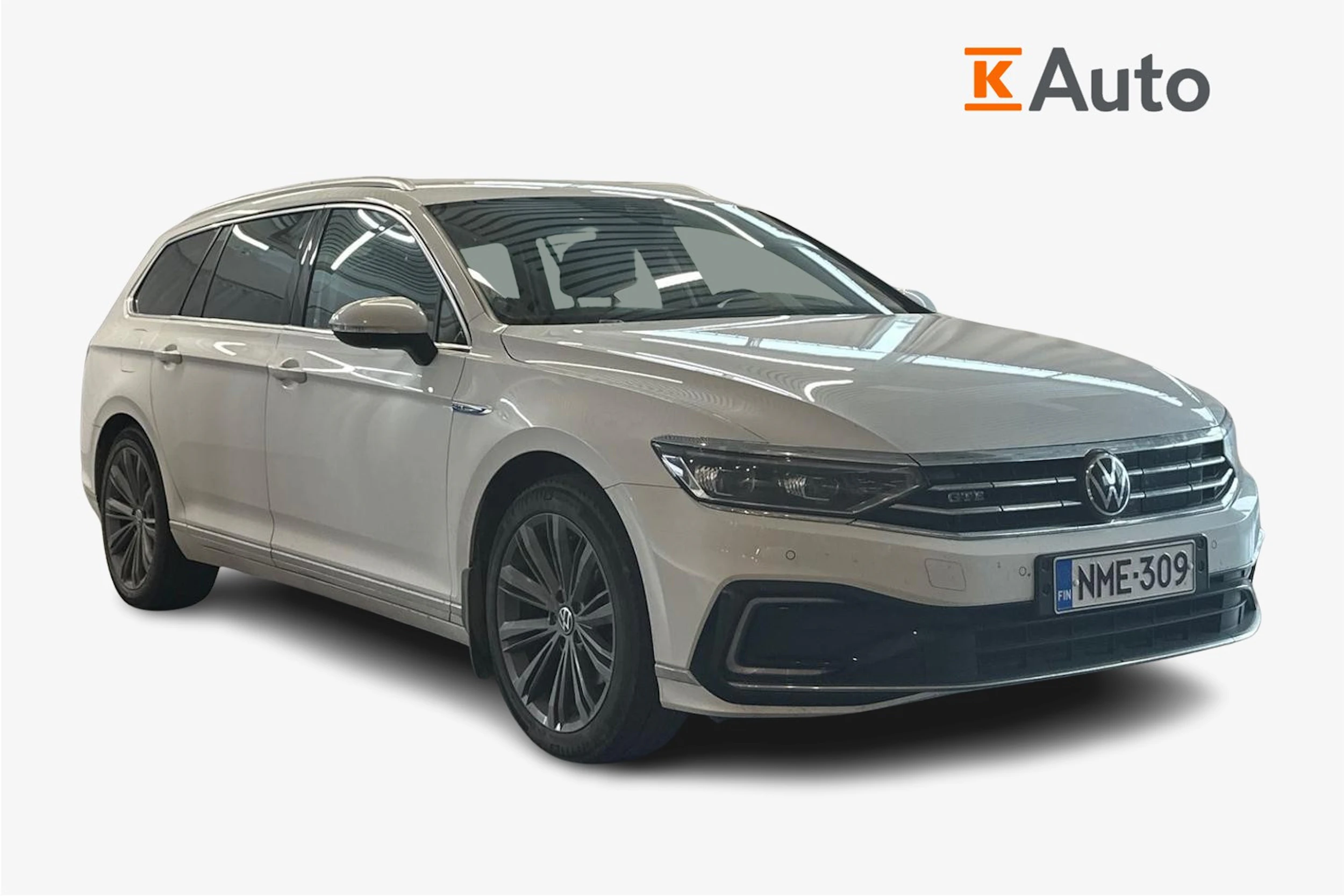 valkoinen Volkswagen Passat 2021 kuva 1.