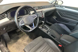 valkoinen Volkswagen Passat 2021 kuva 3.